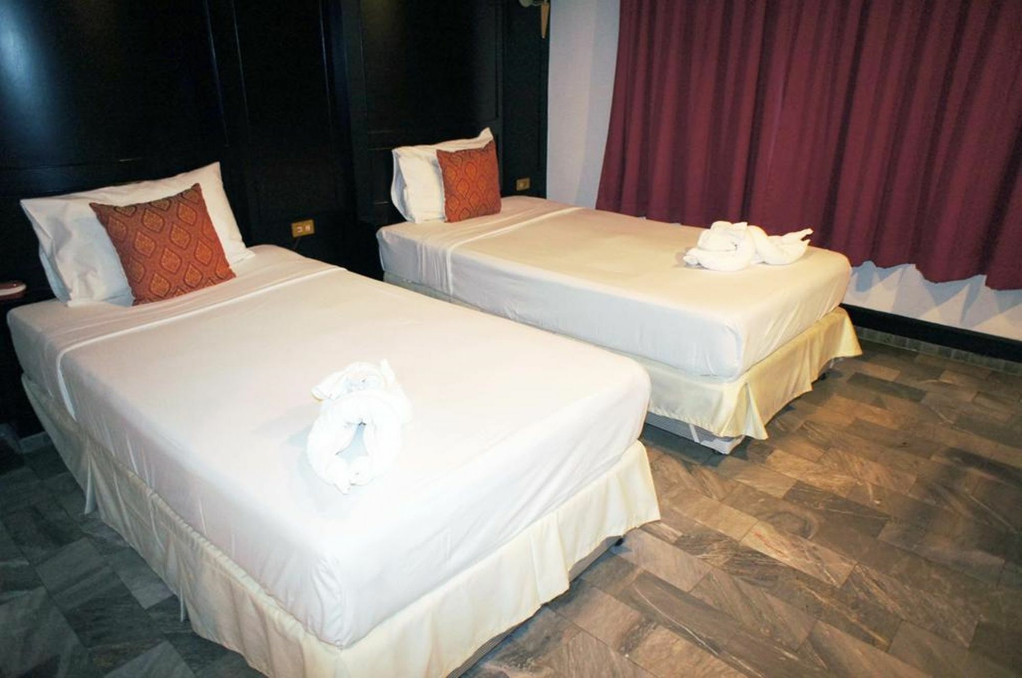 Patong Holiday Dream Hotel Exterior foto